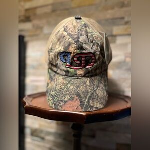 Adults Unisex LD Camouflage Truckers SnapBack Hat NWT. #camo #truckerhat